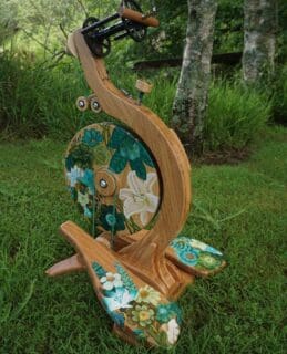 ✨️Beautifully designed spinning wheels constructed with vertical "coffee" bamboo panels! 💚
Skillfully made by Majacraft located in Tauranga @majacraftnz
#plantationbamboo #majacraftnz #bamboo #joinery #nzjoiner #bamboojoinery #interiordesign #interior #newbuild #design #builtgreen #strong #sustainabledesign #sustainablebamboo #sustainable #durable #beautiful #natural #ecofriendly #newzealand #nzbuilding