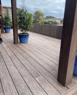 This eco-friendly, sustainable bamboo X-treme deck has naturally weathered from its original dark brown to a classic, elegant grey, blending perfectly with the outdoor environment. 🌱
🔨 Elite Deck & Fence, Waikanae
#plantationbamboo #bamboo #decking #bamboodecking #xtreme #xtremedecking #gogreen #sustainablebamboo #landscapedesign #sustainable #durable #beautiful #inspiration #deckinginspo #newbuild #newzealand #nzdesign #architecture #buildgreen #ecofriendly #ecological #strong #nzbuilding